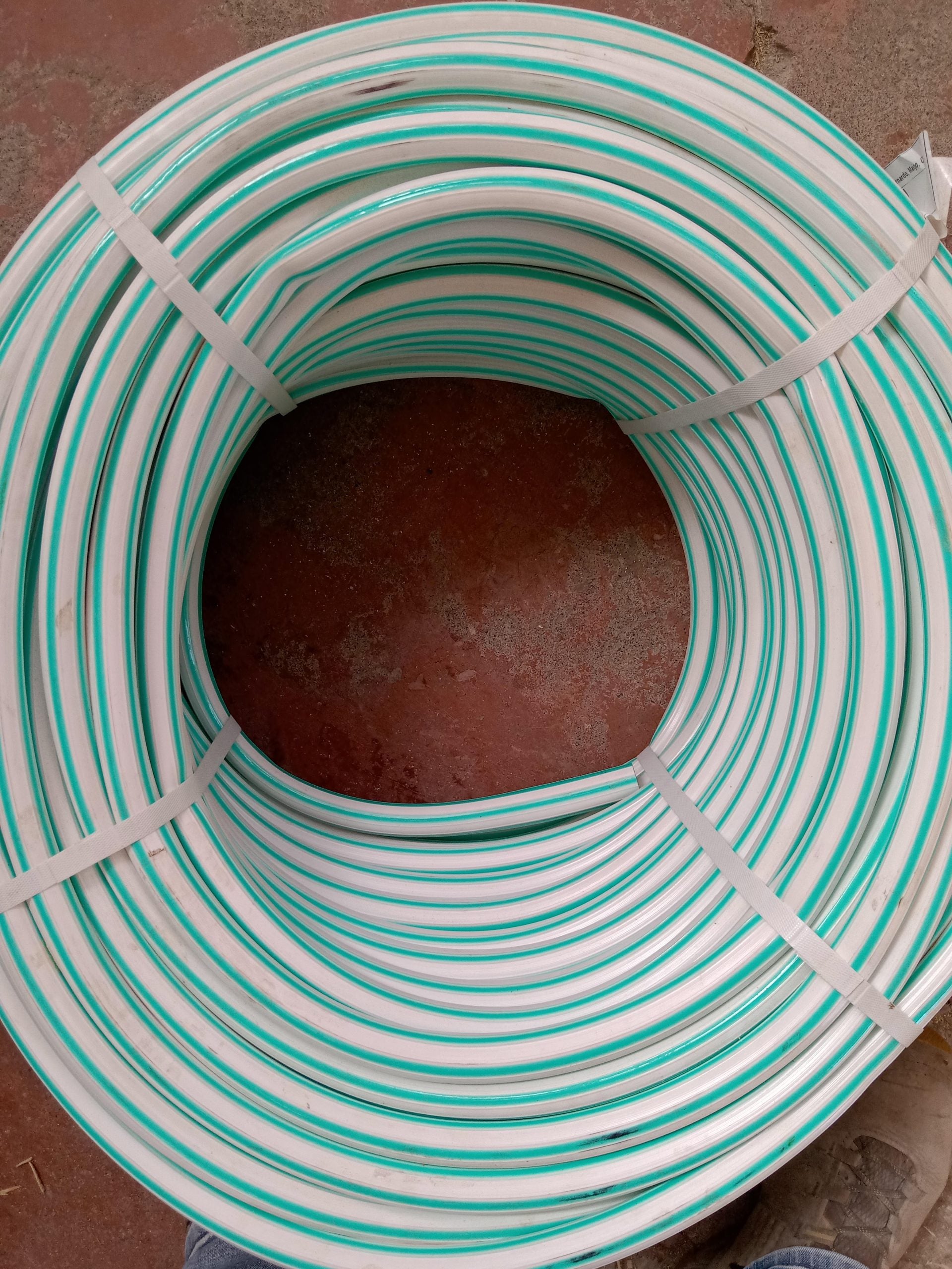 Manguera Jardin Bicolor 3/4 X Metro - Materiales de Construcción Jurmaq Molina